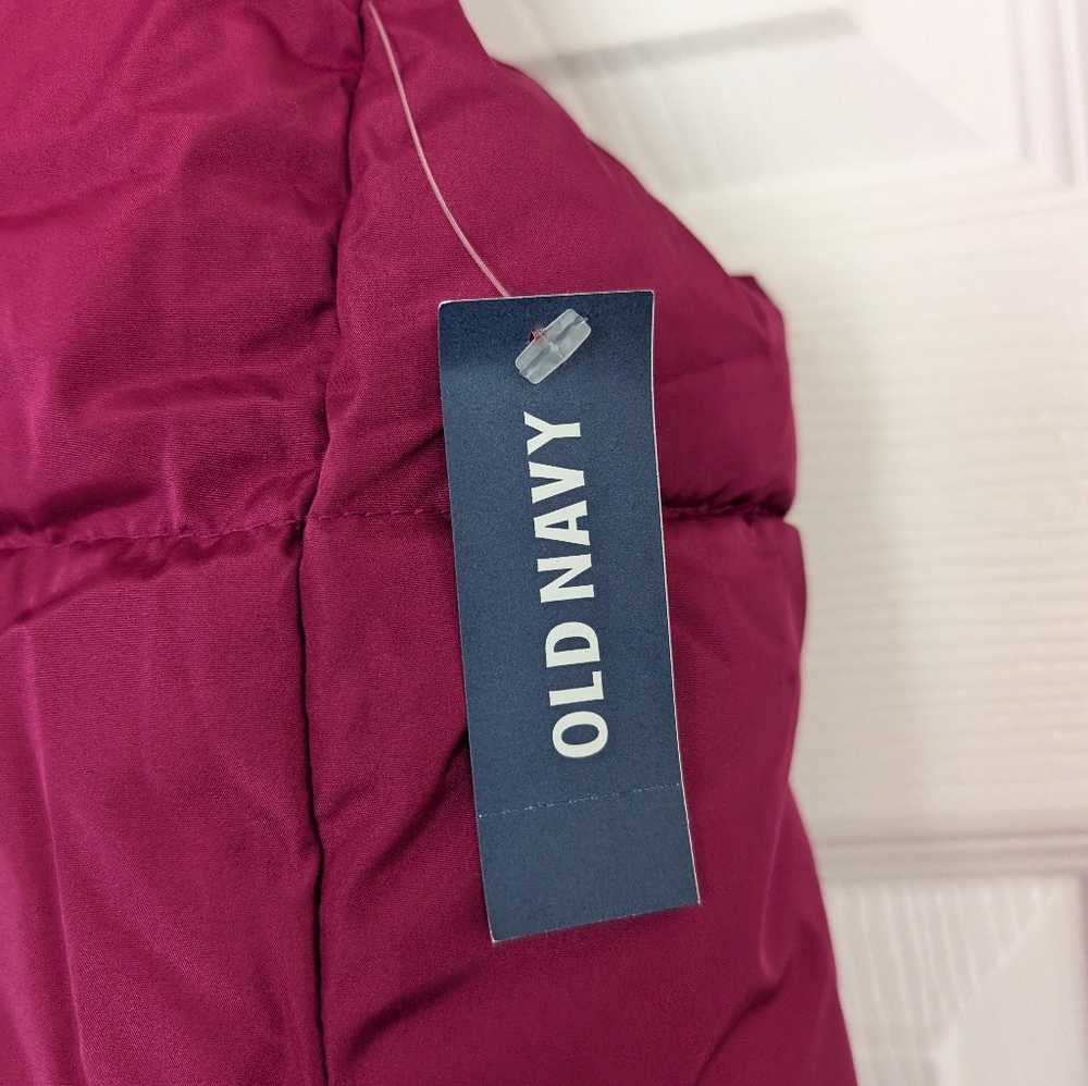 NWT OLD NAVY Puffer Vest - Picture 4 of 7